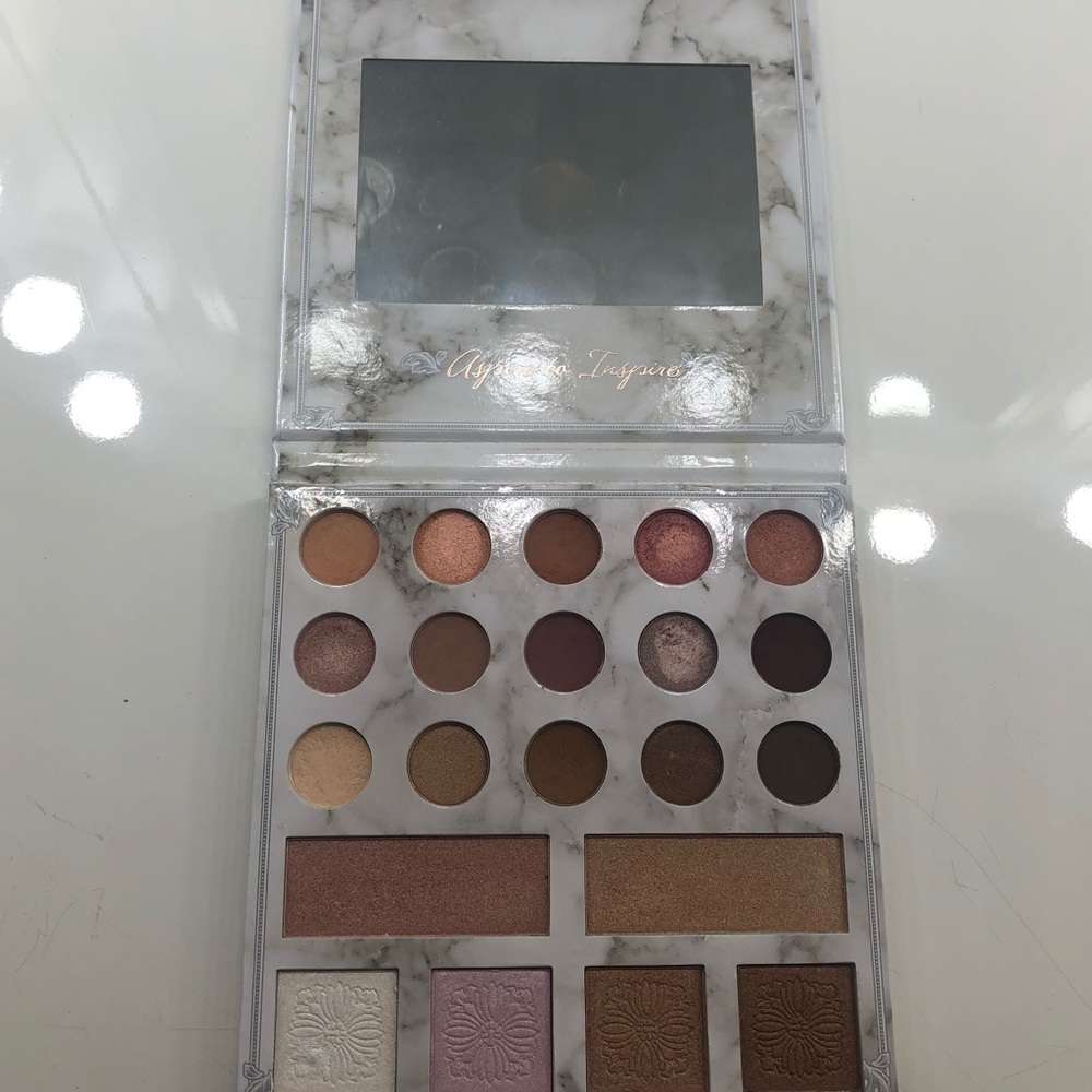Carli Byble Deluxe Edition Palette